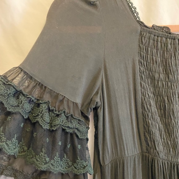 Anna-Kaci black flowing Tunic/Shirt Size Medium; lined with 3/4 sleeves - Picture 3 of 9